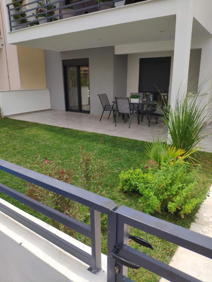 Family House Apartment โอฟรีนีออน ภายนอก รูปภาพ
